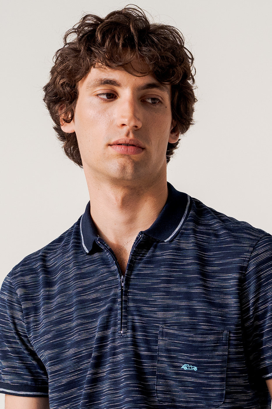 Polo jacquard color marino y coral hombre