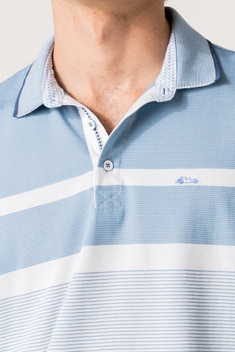 Polo hombre rayas celeste y blanco