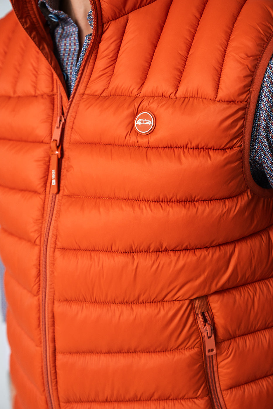 Chaleco acolchado hombre naranja