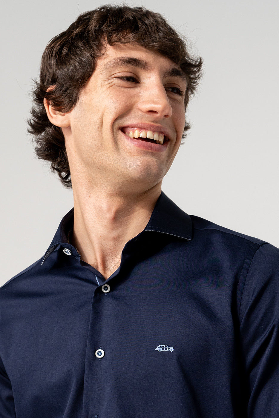 Camisa slim fit hombre marino