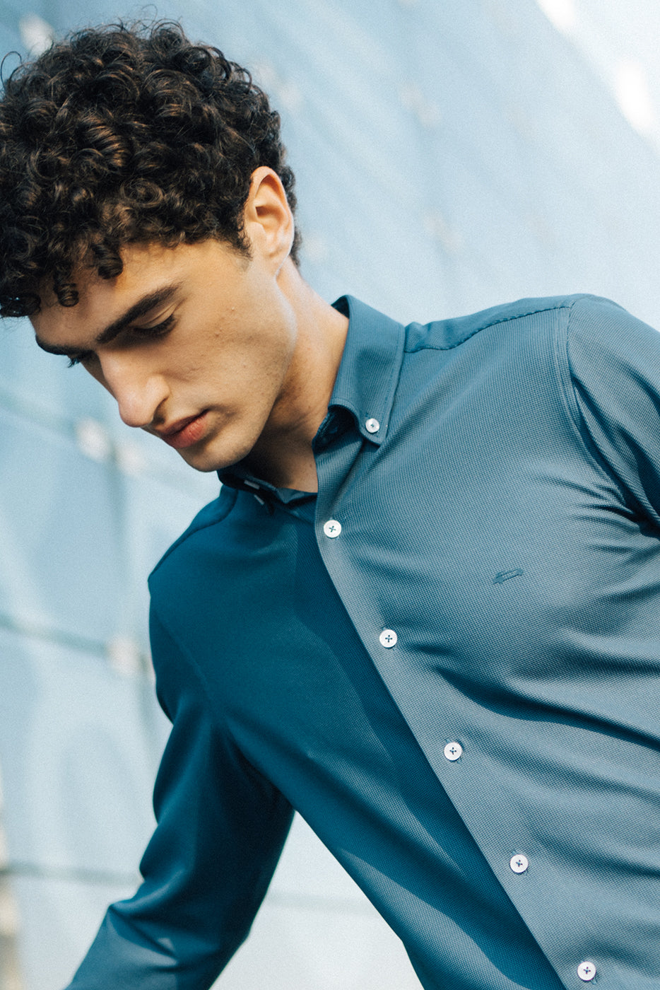 Camisa hombre bielástica en azul