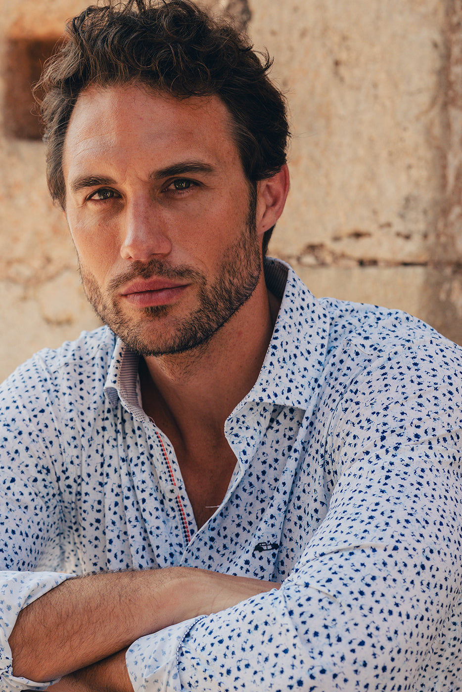 Camisa hombre regular fit estampado azul