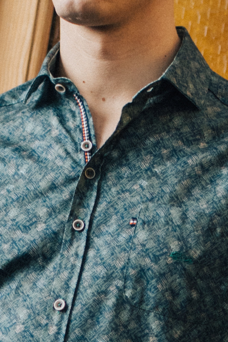 Camisa estampada hombre slim fit sin bolsillo