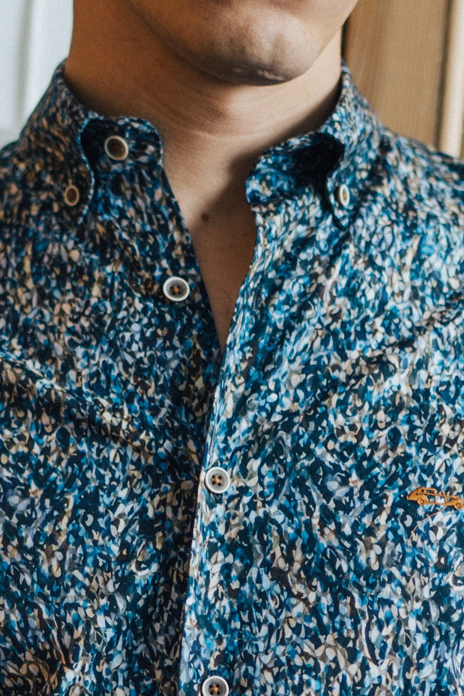 Camisa estampado azul y beige slim fit