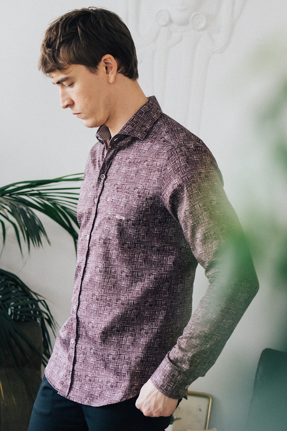 Camisa con bolsillo hombre estampado granate