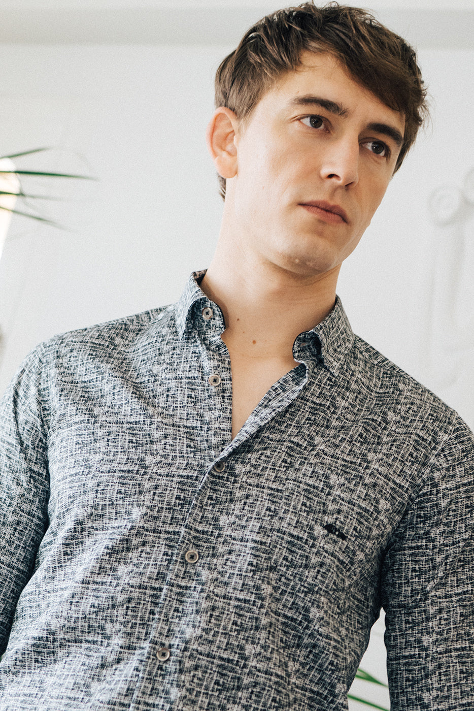 Camisa slim fit hombre estampado negro