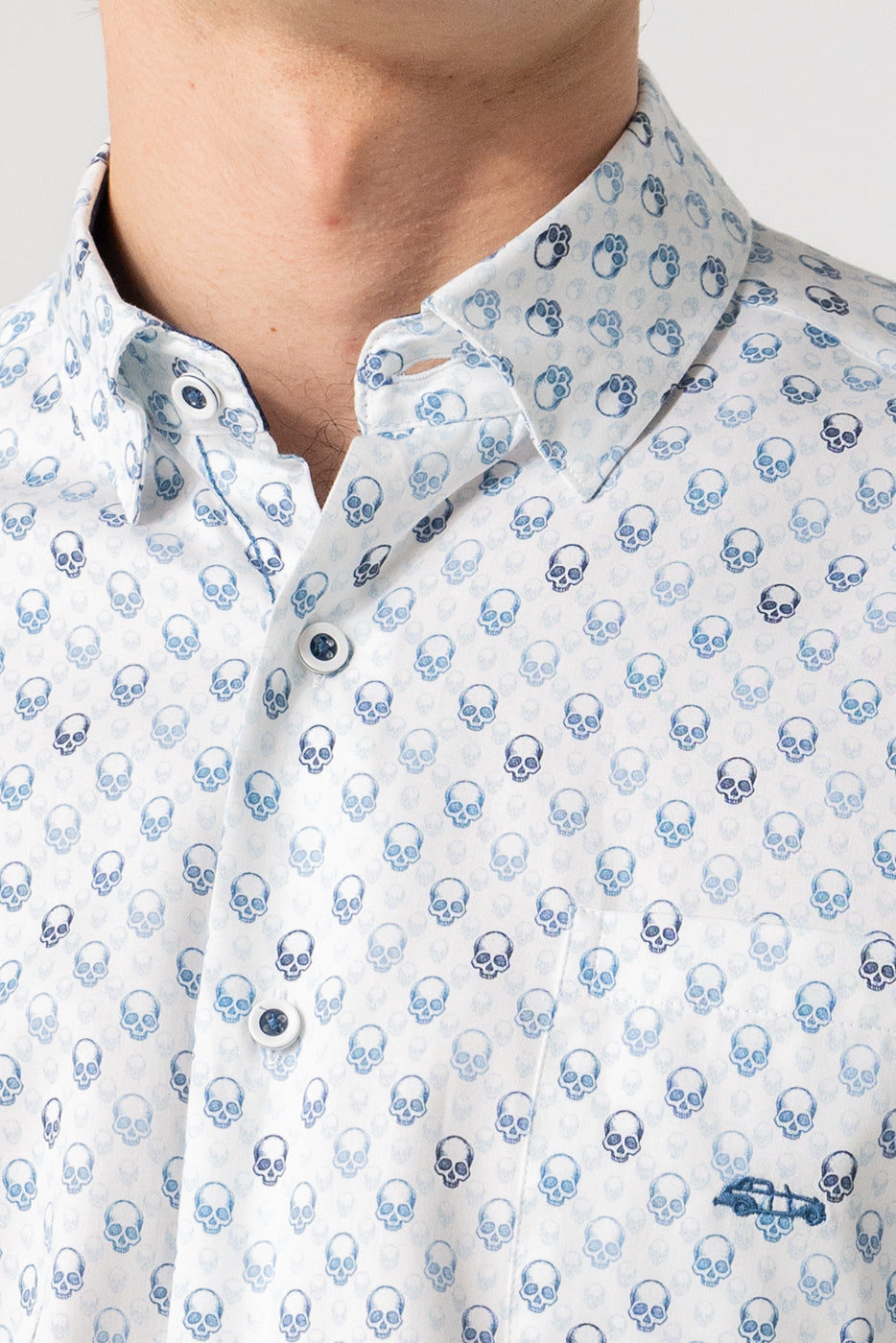 Camisa slim fit estampado calaveras azules