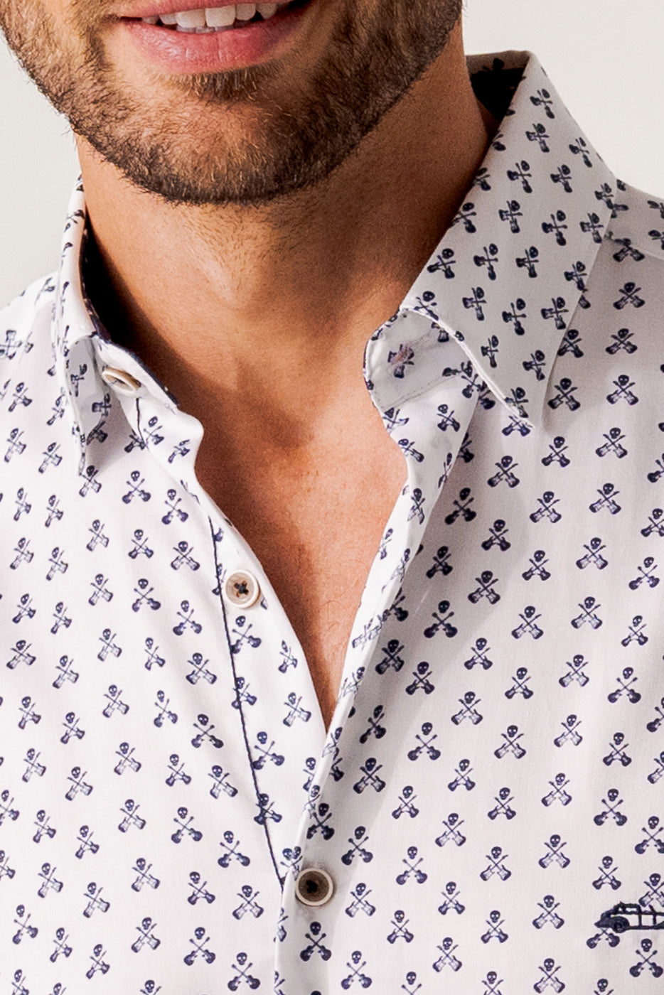 Camisa manga larga estampado calavera guitarrista