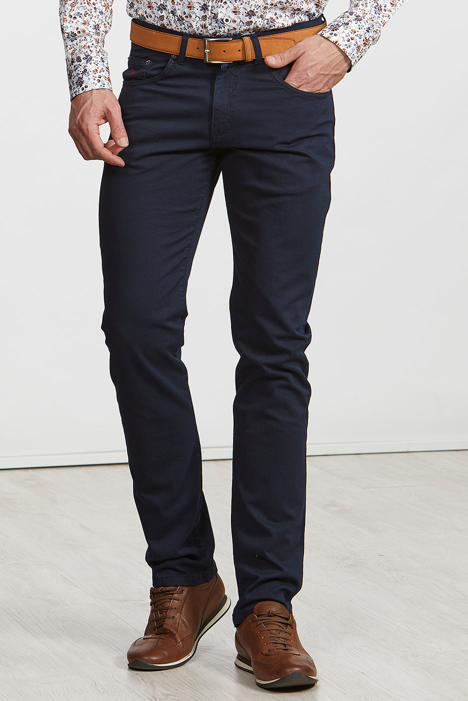 Pantalón 5 bolsillos hombre marino