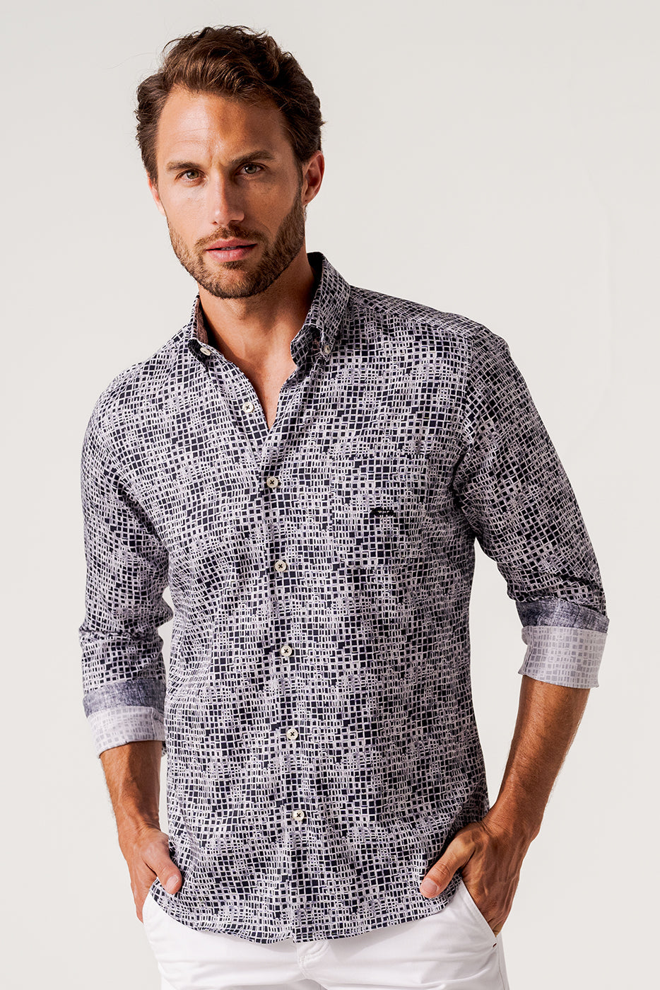 Camisa hombre regular fit estampado ventanas