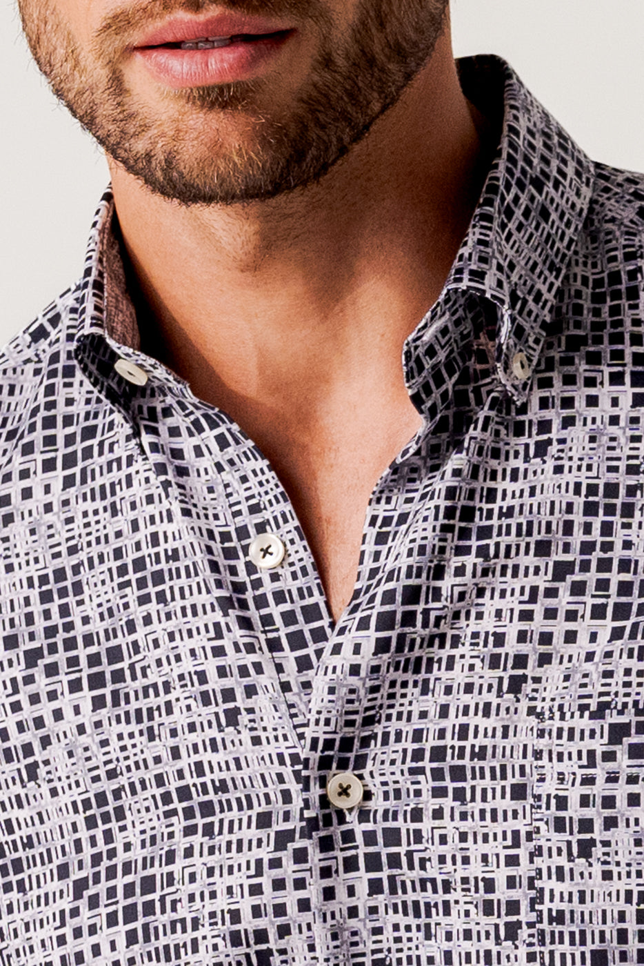 Camisa hombre regular fit estampado ventanas
