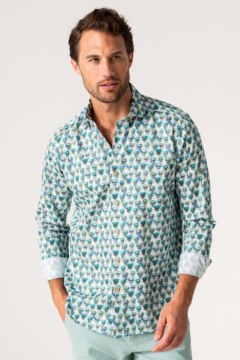 Camisa estampado calaveras slim fit hombre