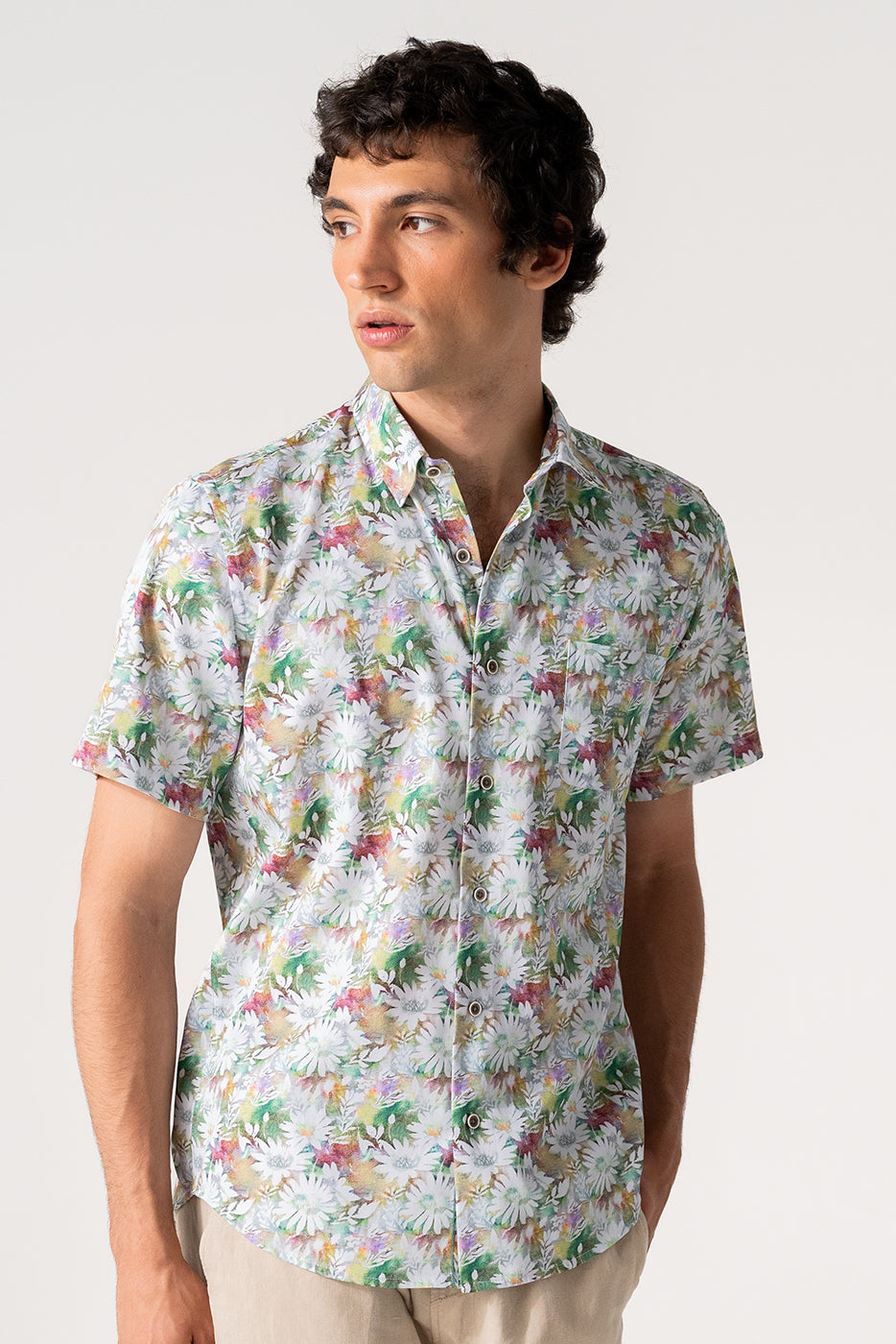 Camisa manga corta hombre estampado flores colores