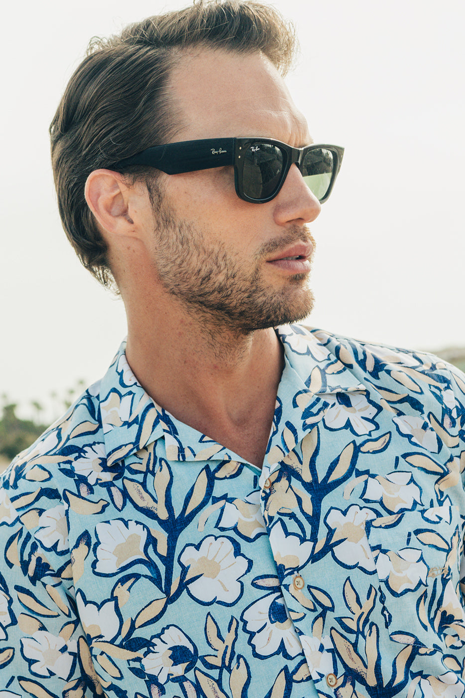 Camisa bowling hombre estampado flores fondo azul