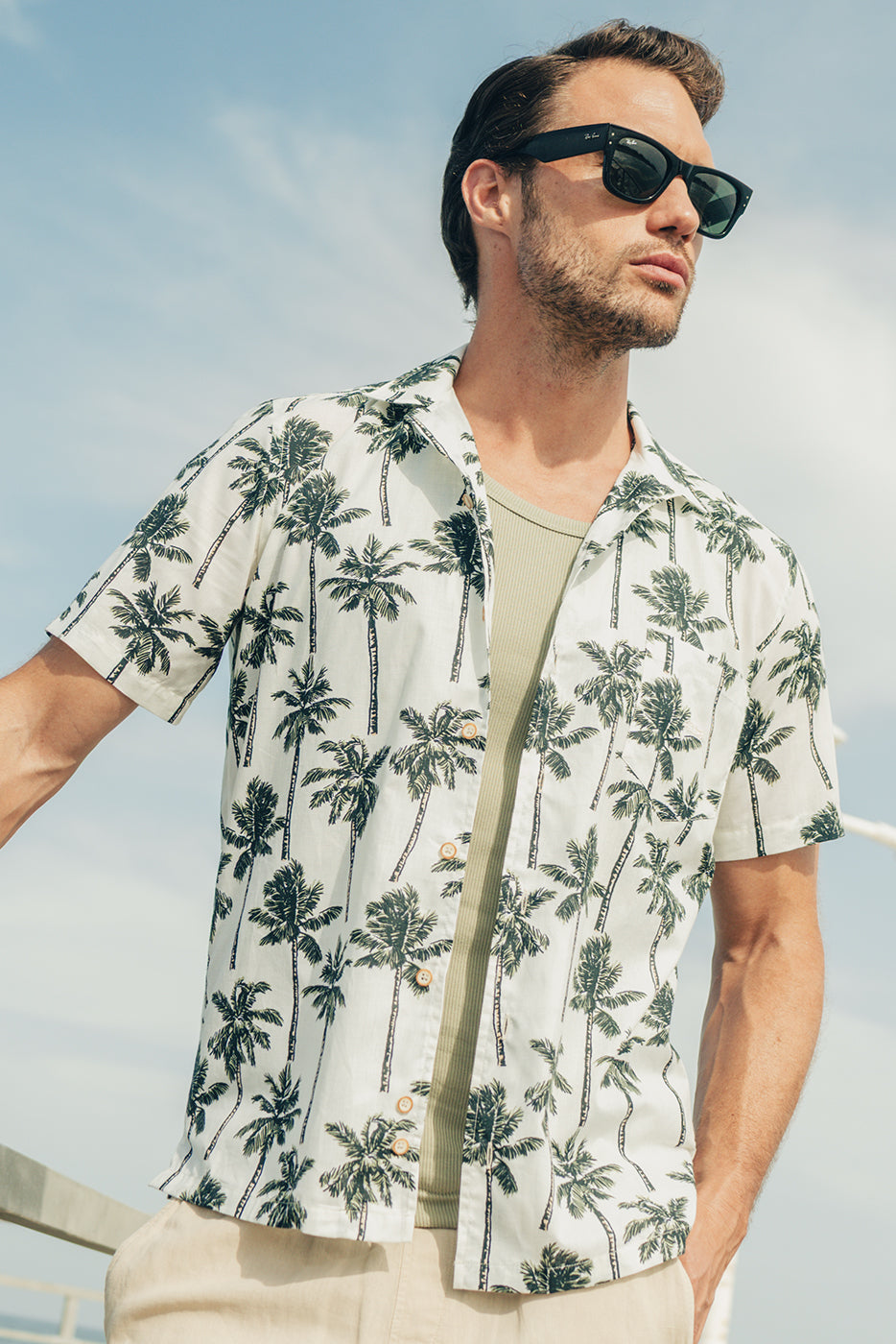 Camisa hombre bowling estampado palmeras