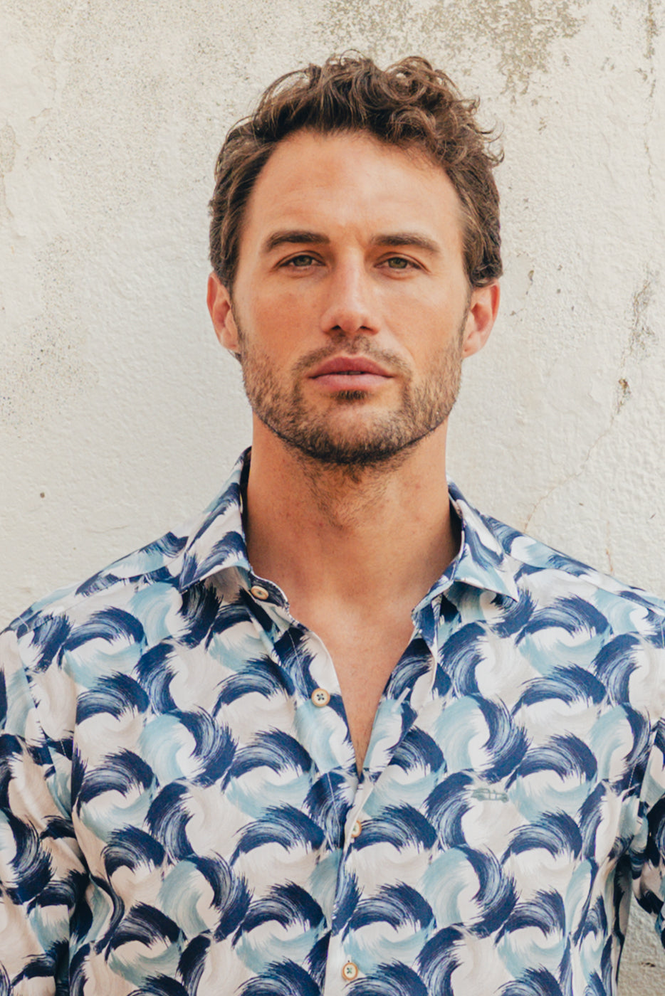 Camisa slim fit hombre estampado tonos azul