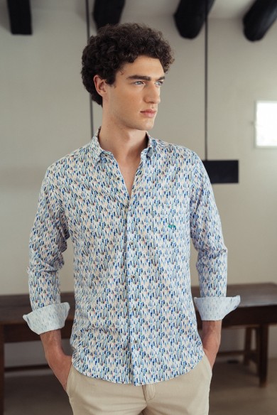 CAMISA REGULAR FIT ESTAMPADO PINCELADAS PASTEL
