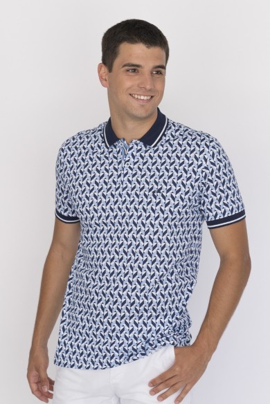 POLO SINGLE JERSEY ESTAMPADO CELESTE Y MARINO