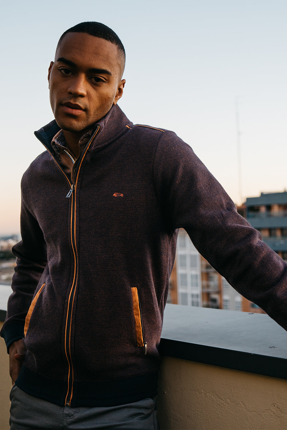 Chaqueta punto marrón hombre