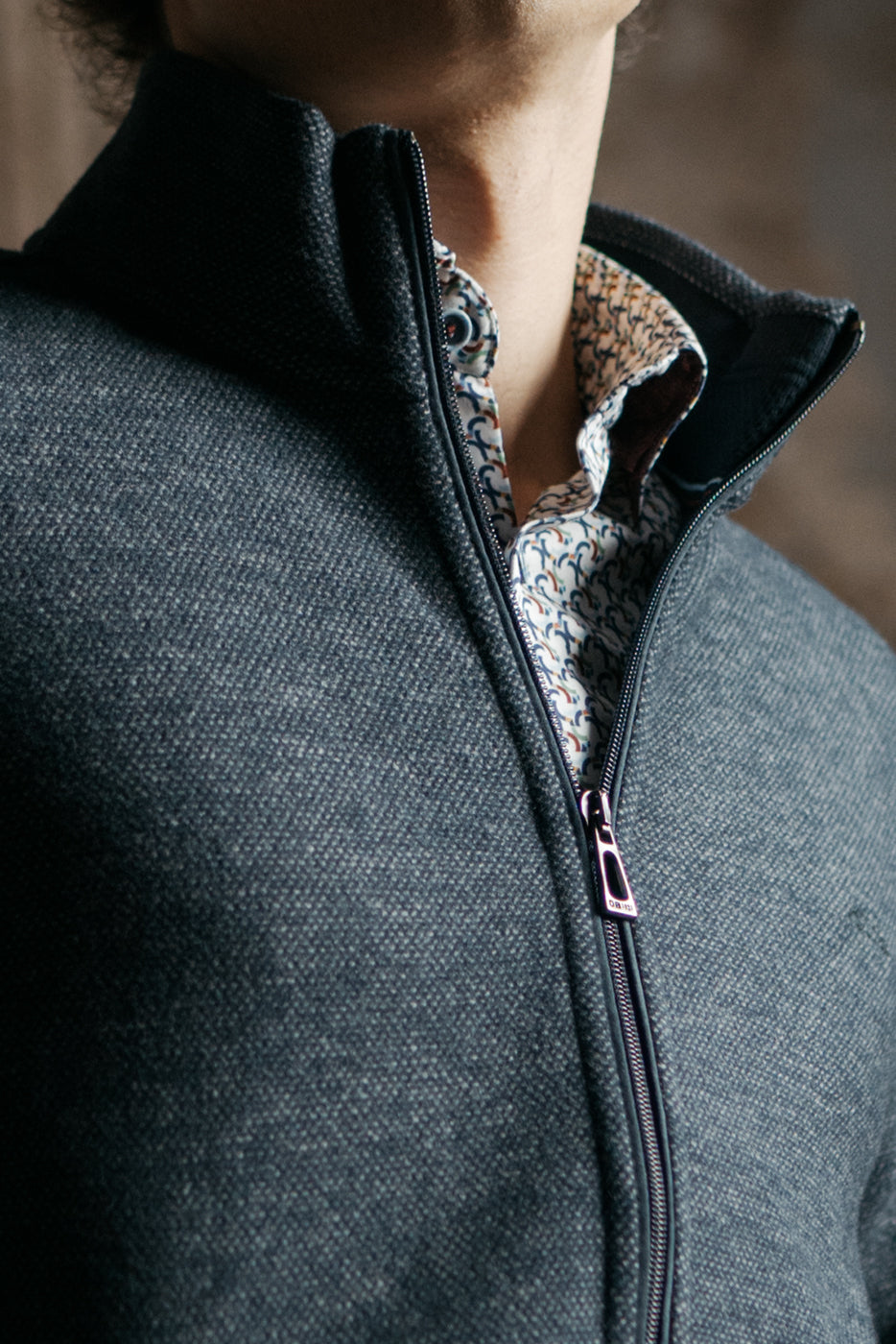 Jersey punto con cuello semicisne con cremallera 
