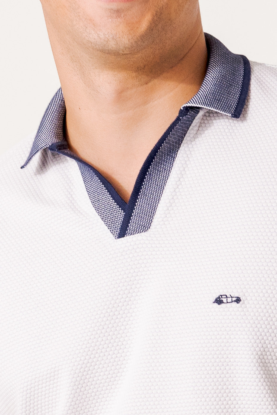 Polo jacquard color blanco