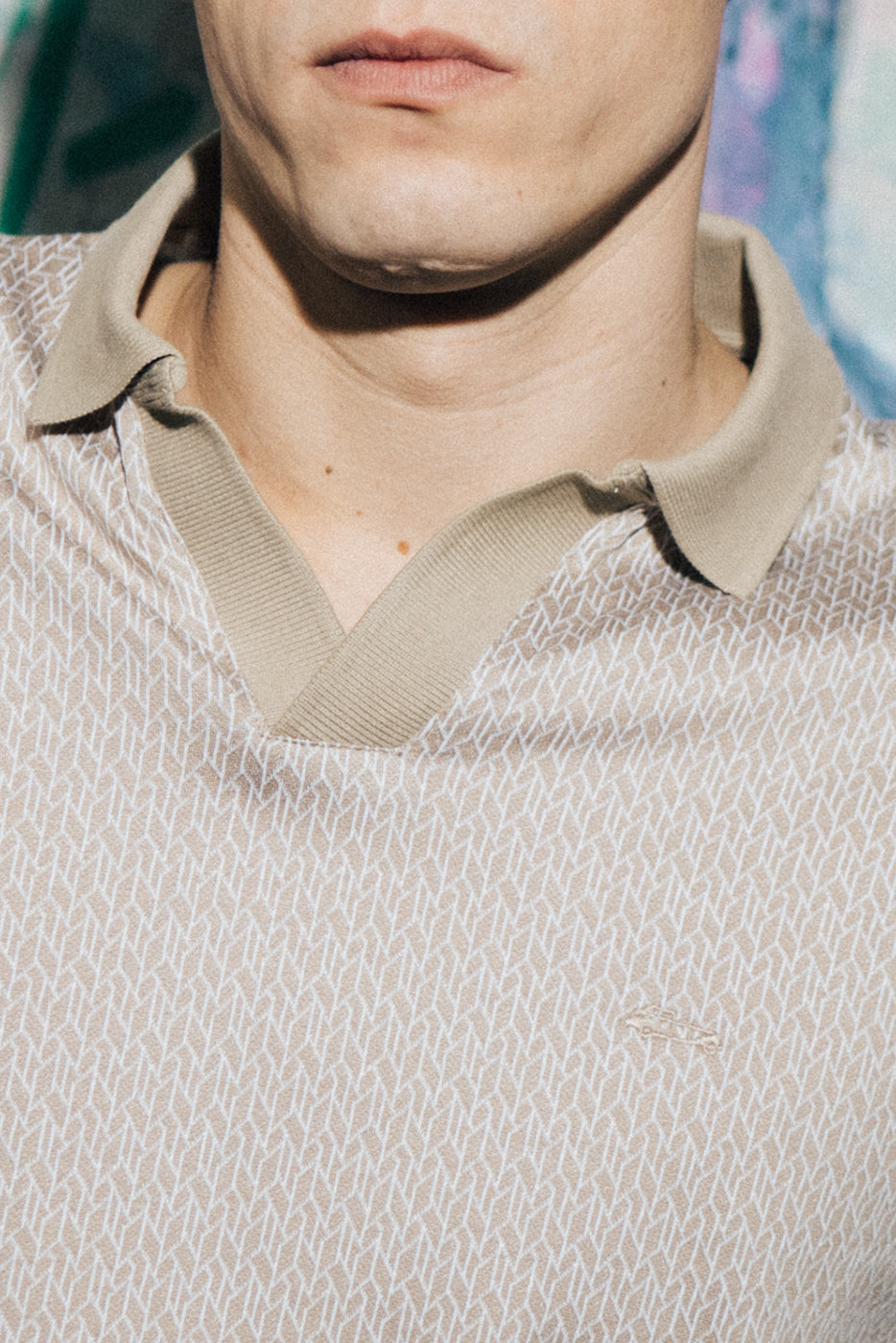 Polo jacquard cuello sin botones beige
