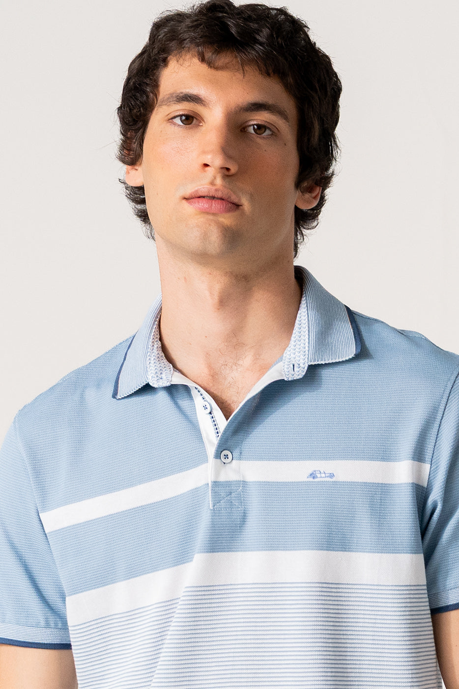 Polo hombre rayas celeste y blanco