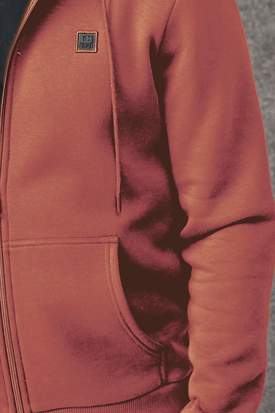 Chaqueta con cremallera y capucha caldera
