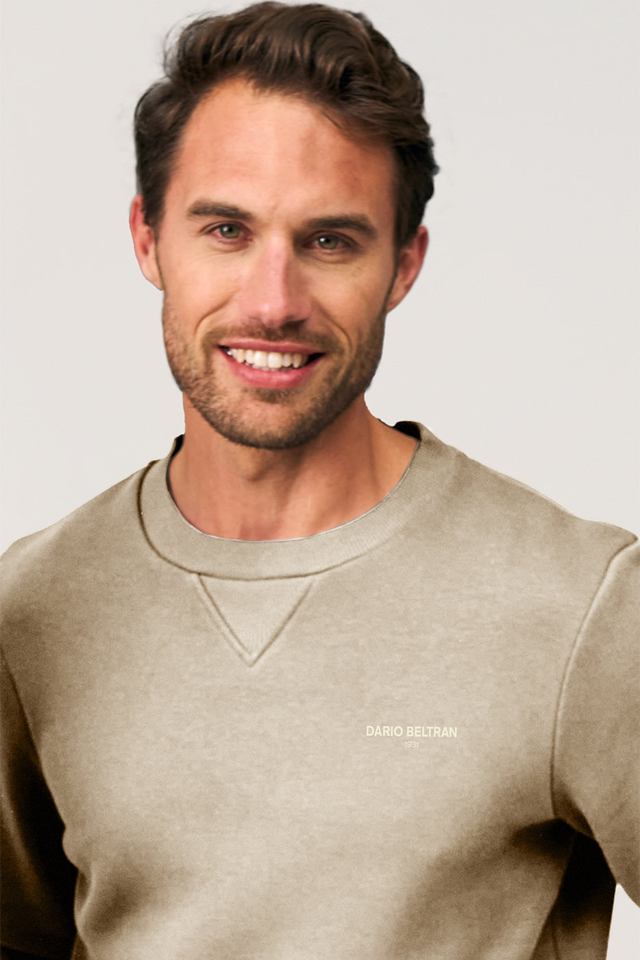 Sudadera cuello redondo beige