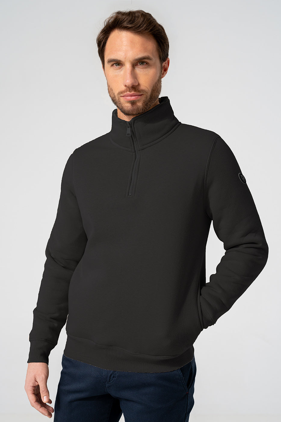 Sudadera cuello cremallera negro