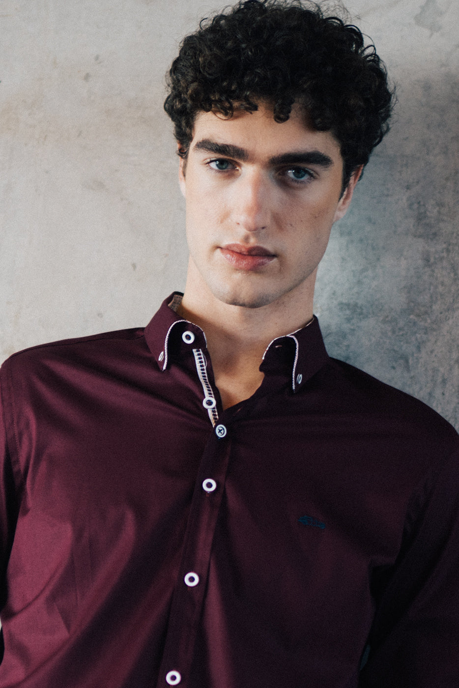 Camisa hombre regular fit granate