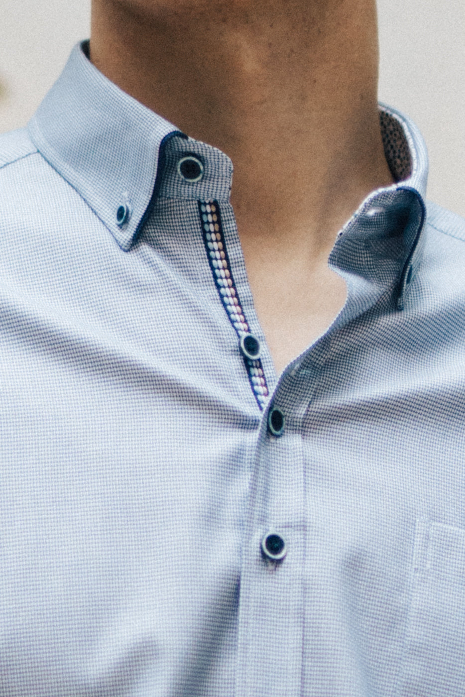 Camisa hombre azul con bolsillo regular fit