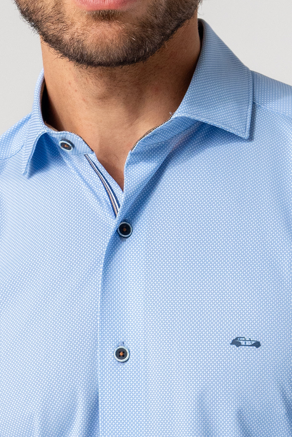 Camisa bielástica microestampado rombos celeste