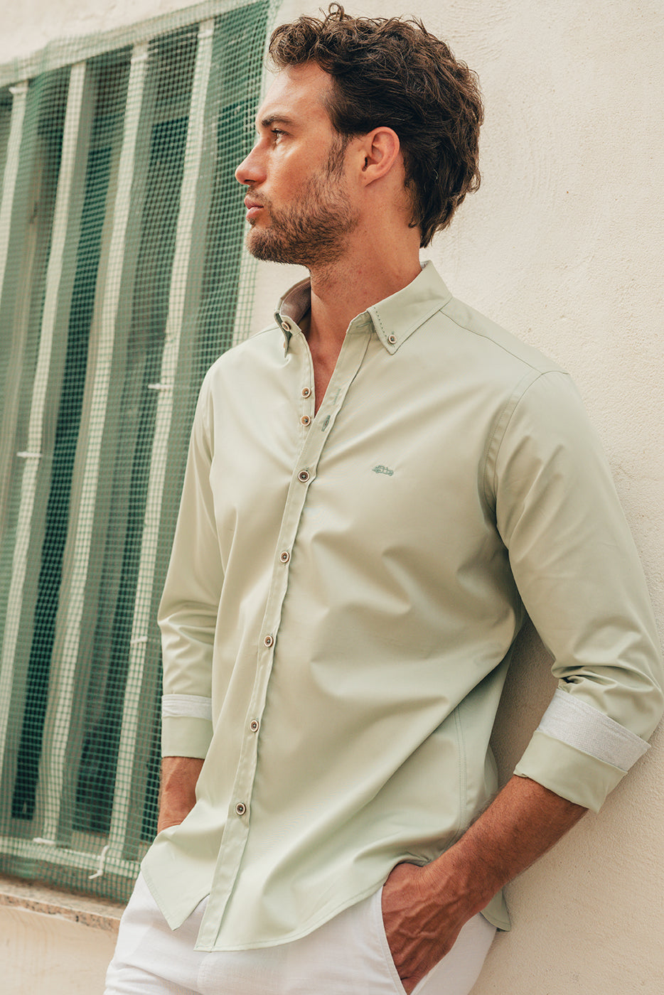 Camisa hombre regular fit lisa verde