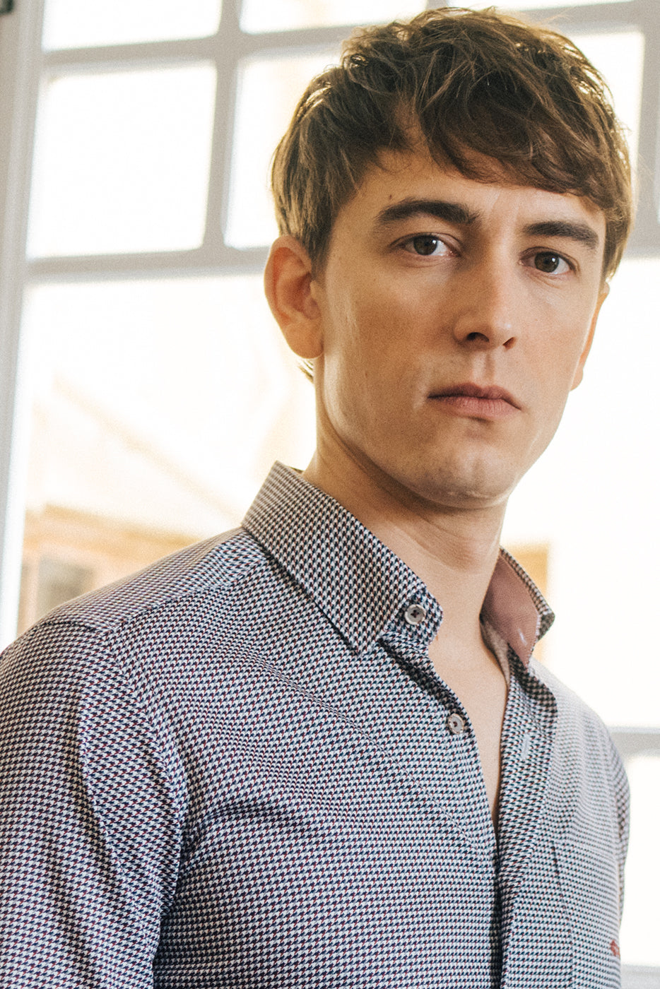 Camisa hombre con bolsillo estampado pata de gallo