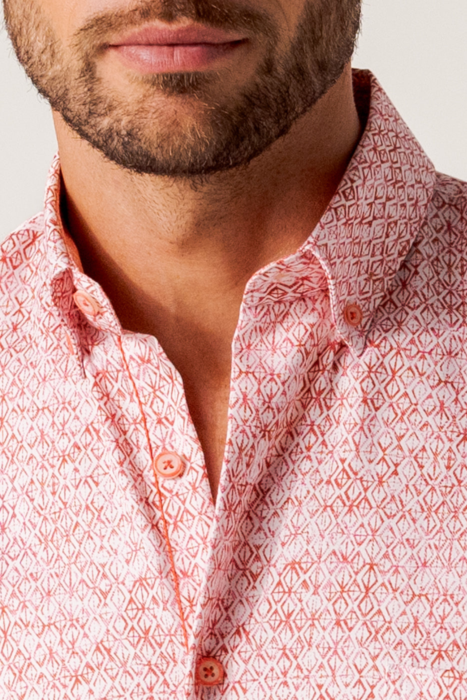 Camisa regular fit estampados geométricos étnicos