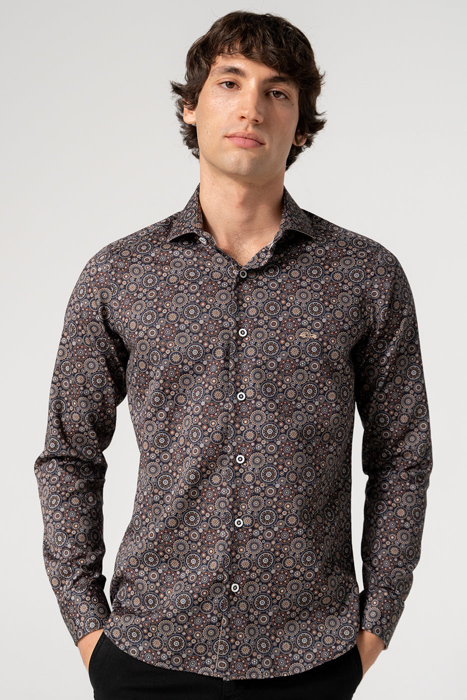 Camisa slim fit hombre estampado mandalas