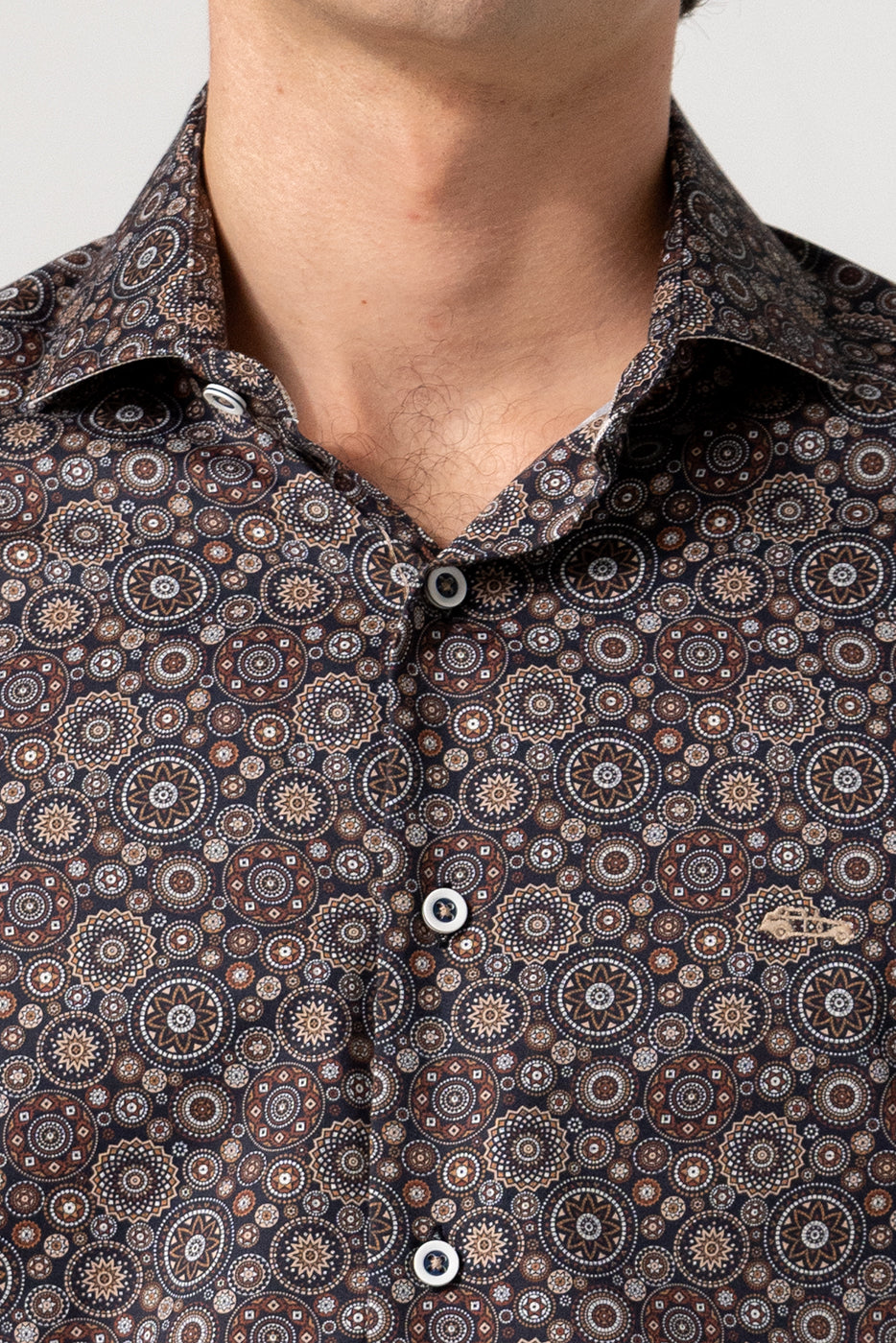 Camisa slim fit hombre estampado mandalas