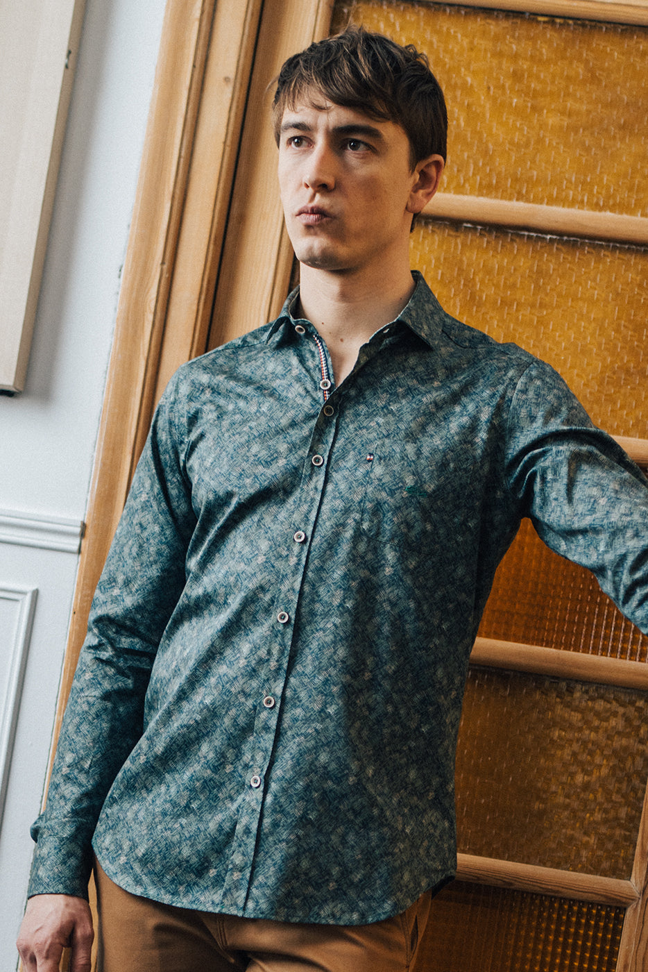 Camisa estampada hombre slim fit sin bolsillo