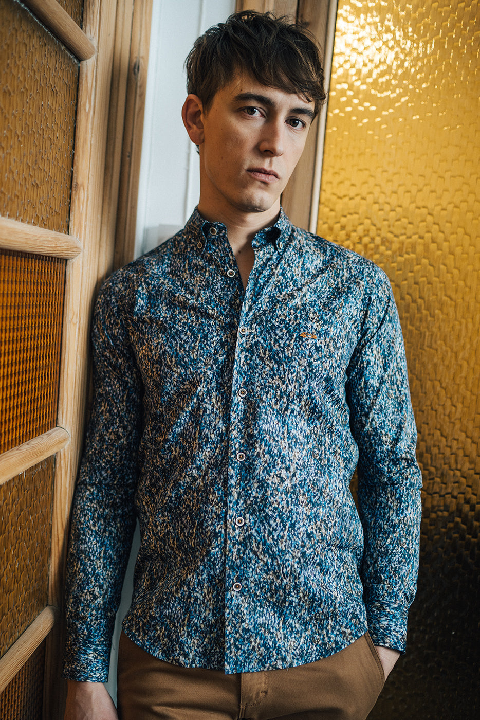 Camisa estampado azul y beige slim fit