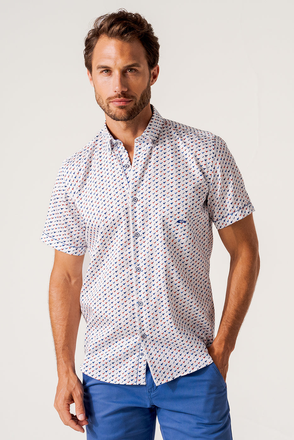 Camisa manga corta con estampado años 80