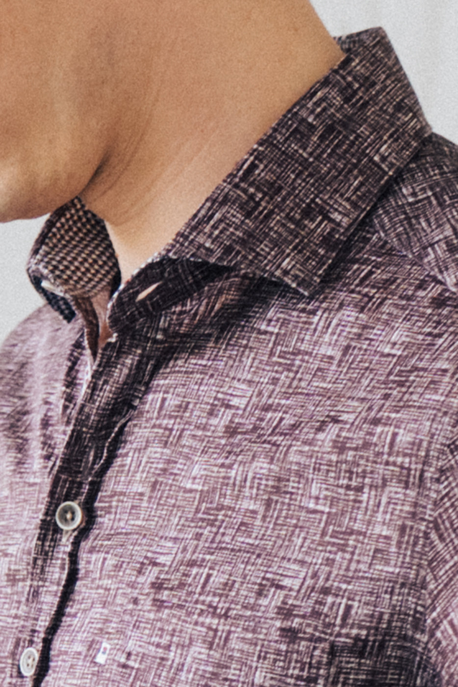 Camisa con bolsillo hombre estampado granate