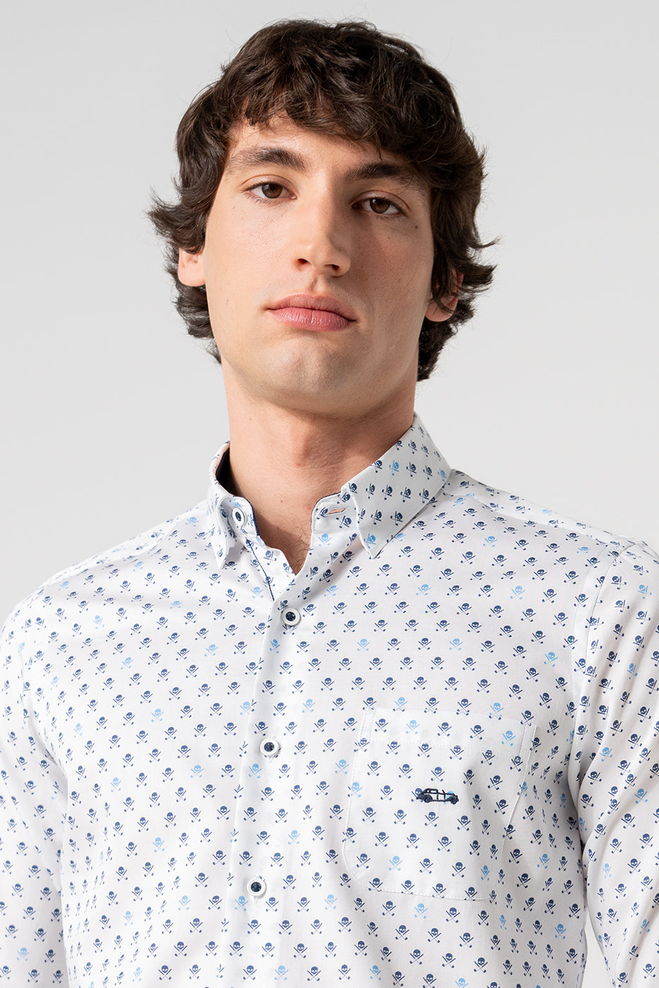 Camisa hombre calaveras azules con bolsillo