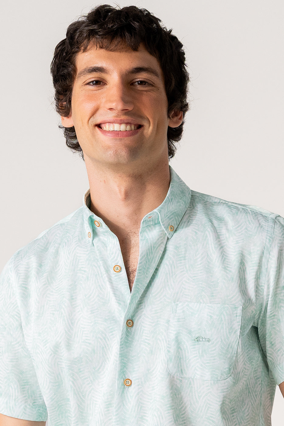 Camisa estampada hombre manga corta verde