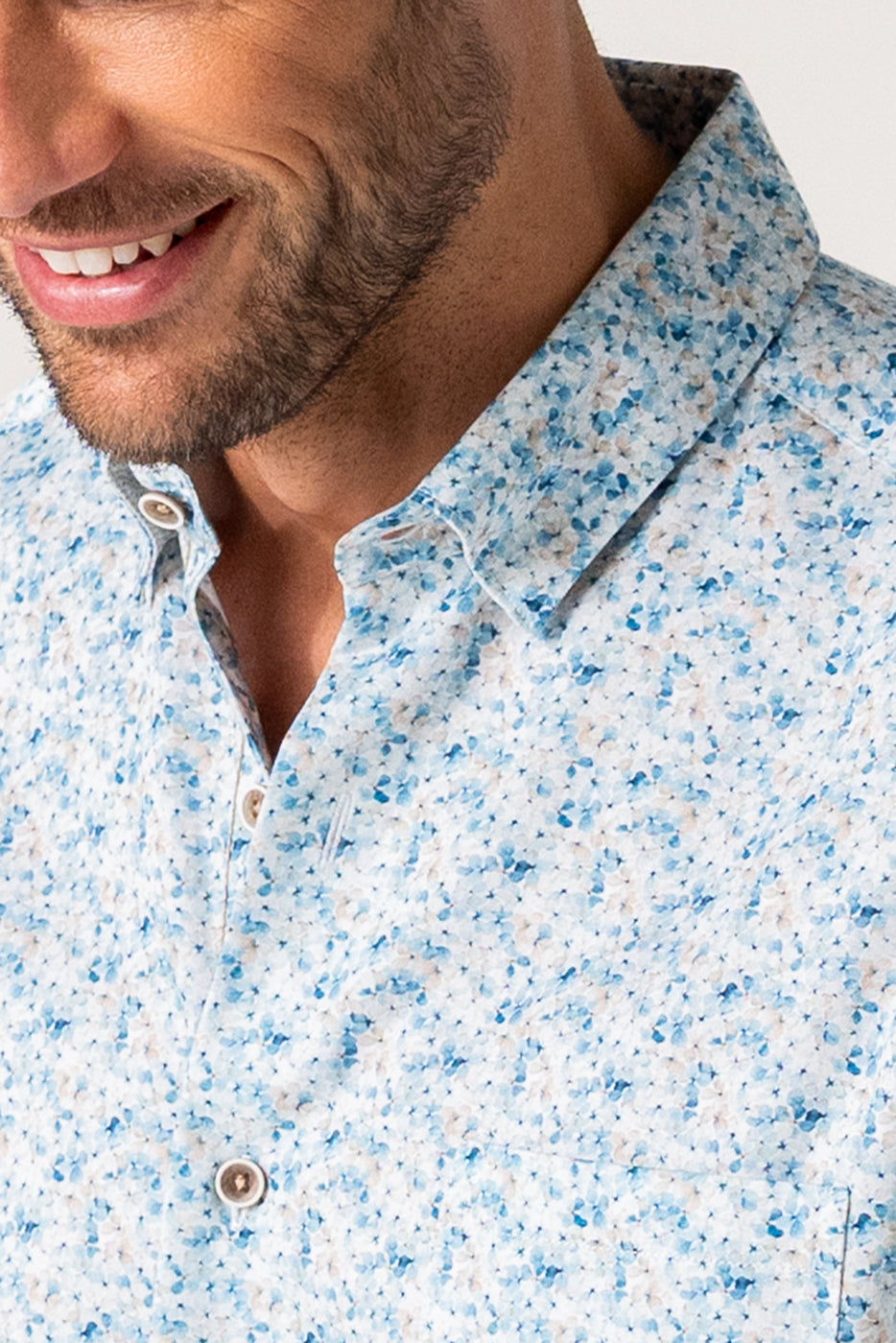 Camisa estampado hombre slim fit flores azules