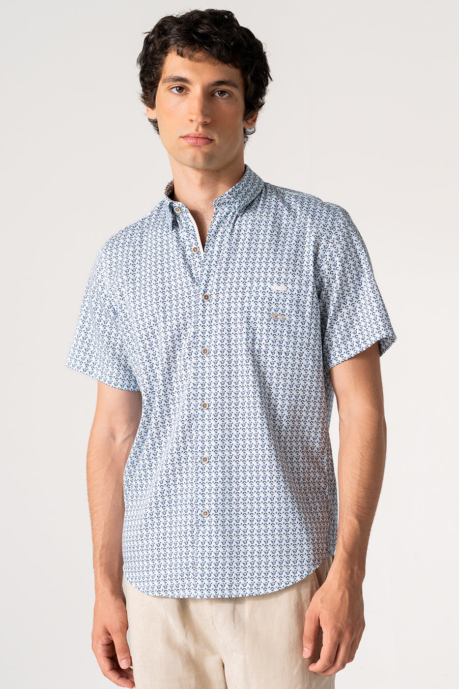 Camisa hombre estampado geométrico azul
