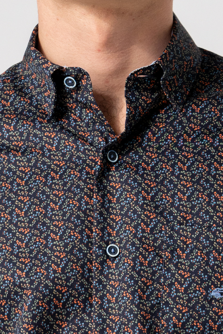 Camisa con bolsillo estampado liberty en fondo marino