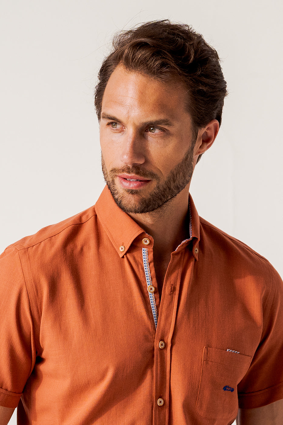 Camisa fil-a-fil rústico color caldera