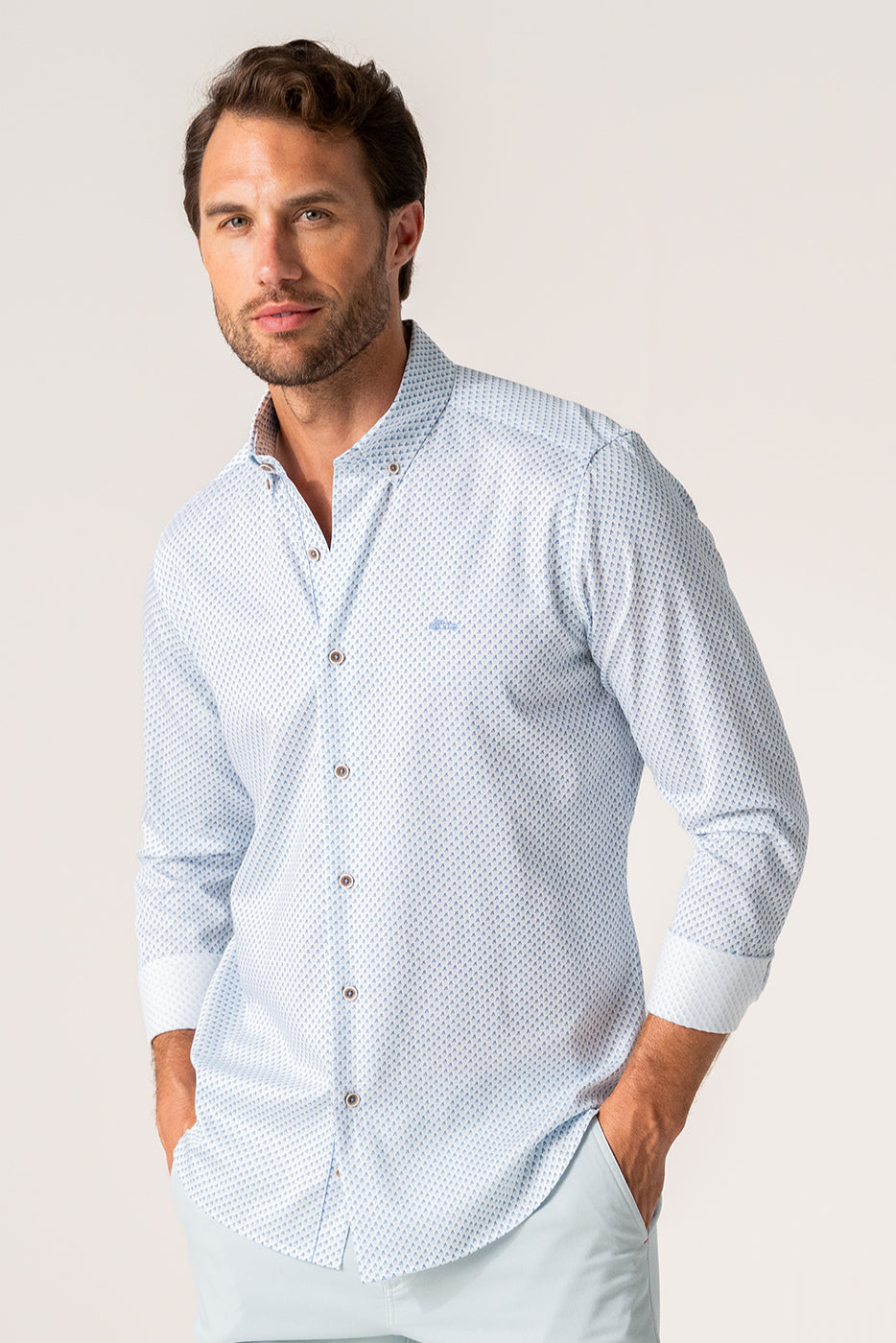 Camisa microestampado piñas azules 