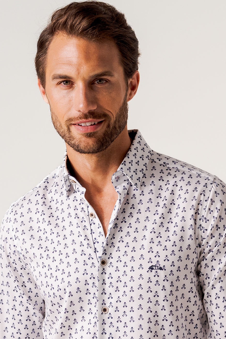 Camisa manga larga estampado calavera guitarrista